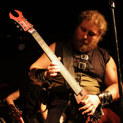 Moritz Engler on stage with Mandragora Thuringia