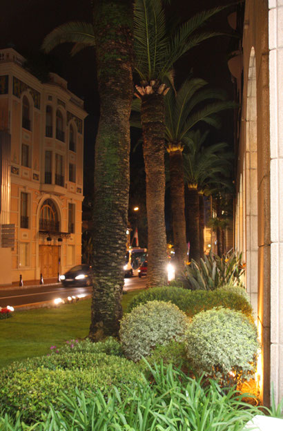 Bild: in den Straßen von Monte Carlo am Abend