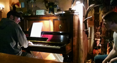 Barpianist Christian Leitner bei einem Konzert.