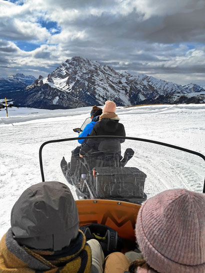 Unterwegs auf dem Motorschlitten in den Dolomiten