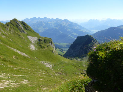 Pierra Perchia. Blick Richtung Saaneland.