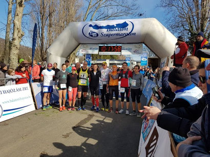 Vorstellung der Führenden vor dem Start - Balaton Supermarathon