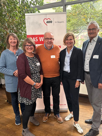 Delegierte des Kreisverbandes Augsburg-Land auf der 28. Landeskonferenz v.l.n.r.:Johanna Ludl, Bettina Schiemann, Otto Müller, Simone Strohmayr, Hans Scheiterbauer-Pulkkinen.