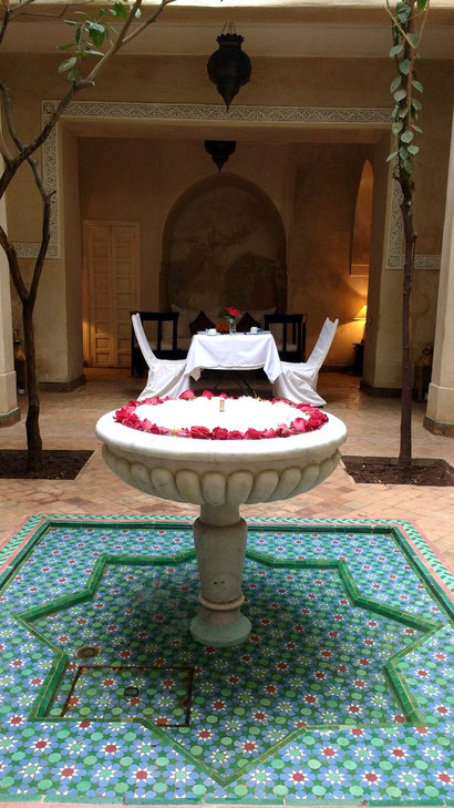 The courtyard at Dar Les Cigognes