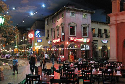 The Montecasino complex in Johannesburg is kitsch to the EXTREME! Dante Harker