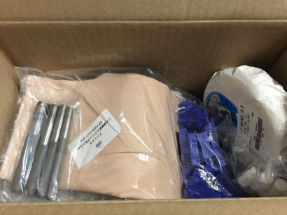 ピアノ用の部品や工具が到着