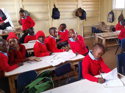 3. Klasse einer Privatschule in der Nähe von Nairobi/Kenia.