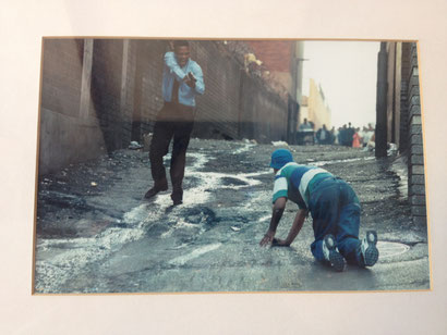 Foto-Ausstellung zu Soweto Uprising in der Kirche Regina Mundi