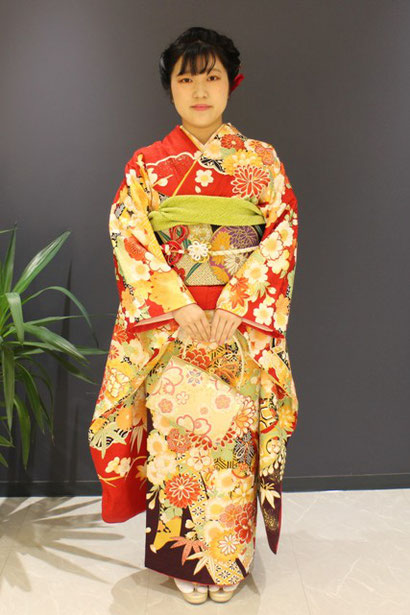 成人式に振袖の着付けをしました。ありがとうございました。