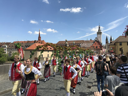 Trachtenumzug anlässlich des Kiliani-Volksfests in Würzburg