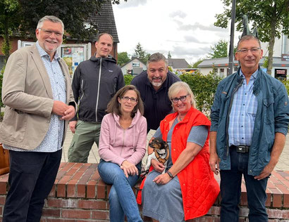  (v.l) Bezirksbürgermeister Peter Bensmann, Justin Wehner, Bianka Wellpott (beide GV Wolbeck), Christoph Rohling , Heike Schapmann  und Thomas Leugner   © Bild Nadine Tenhagen