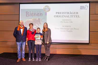 Bild v.l.n.r: Tobias Miltenberger, (Mutter-Kind-Tandem) Tanja und Jonas, Leonie Duppke