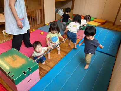 ブラブラ〜