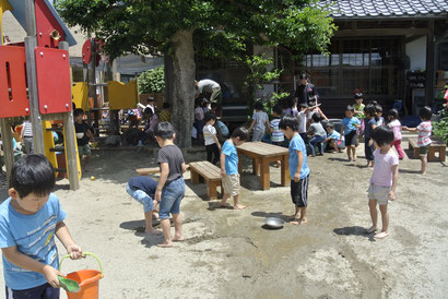 園庭まで水が流れてきました。