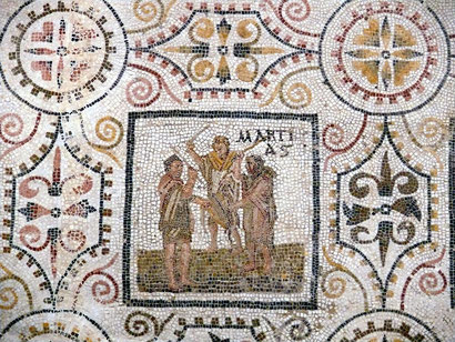 Parte di mosaico raffigurante il rito dei Mamuralia