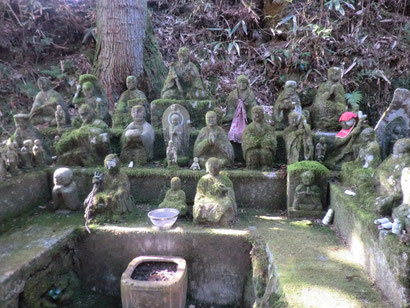 東光寺の石仏群