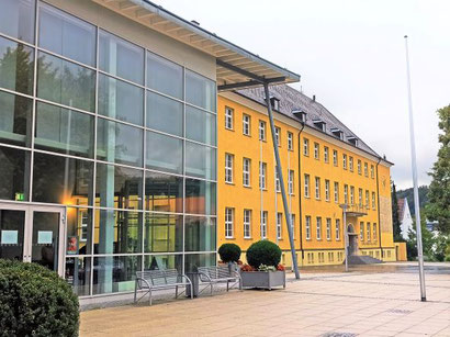 Festhalle und Schlossberg Realschule Albstadt (Foto: J. Langenkämper)