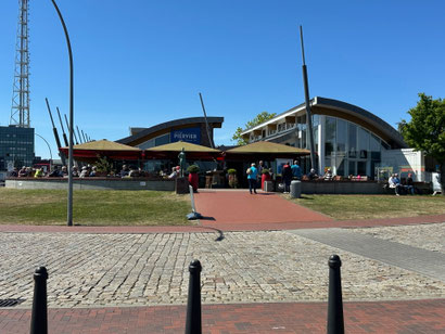 Das Restaurant PIERVIER im Hafen von Cuxhaven