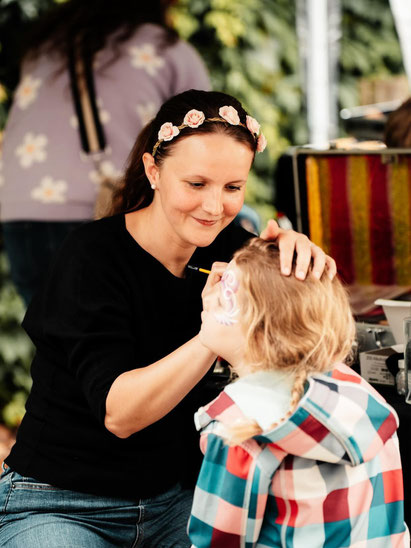 Angelina Hacker Künstlerin von Angie's Face Painting