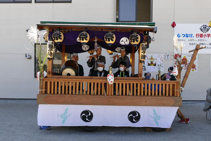 「妙典お囃子保存会」が祭り囃子で会を盛り上げていました