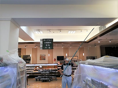 防カビ剤コーティング作業中