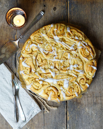 cinnamon buns food bakery