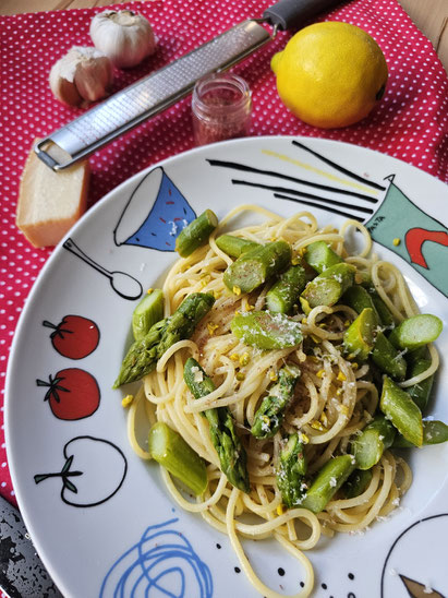 Spaghetti mit grünem Spargel