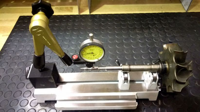 Turbocharger turbine runout test