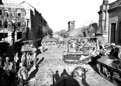 Krieg am Bahnhof Rothe Erde 1944