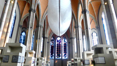 Grabeskirche mit neuen Fenstern