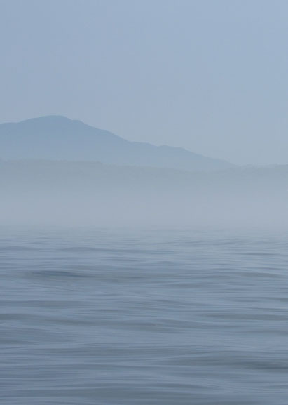 浮かぶ久慈平岳