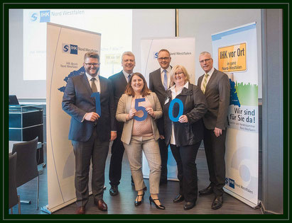Foto: (v. l.) Wolfgang Althaus, Bürgschaftsbank NRW, Norbert Steinig, IHK Nord Westfalen, Laura Kleine-Wilke und Guido Hellmer von der NRW.BANK sowie Michaela Ehm und Reinhard Schulten von der IHK Nord Westfalen.