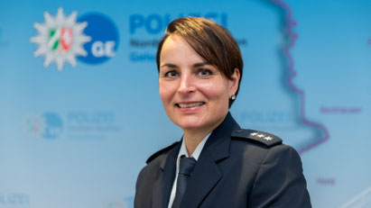 Yvonne Shirazi Adl, Polizeihauptkommissarin im Polizeipräsidium Gelsenkirchen, NRW, und bundesweit erster Talentscout der Polizei.