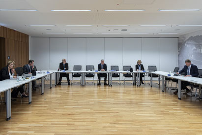 Verwaltungsvorstand beim Pressesgespräch in Coronazeiten - Pressestelle Stadt Gelsenkirchen