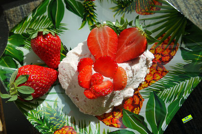 Rezeptvorschau selbstgebackene Donuts mit selbstgemachter Erdbeer-Tiramisu nach einem Backrezept aus eBook/Buch Dinkel-Dreams 4 von K.D. Michaelis