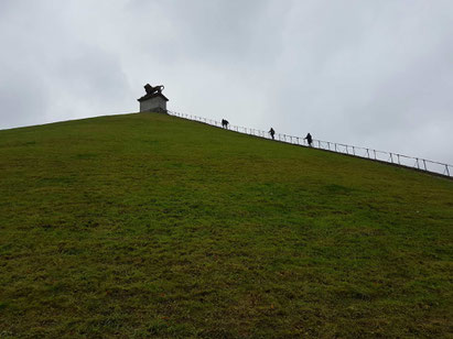 La Butte du Lion, pour une vue panoramique à 360° sur le site de la bataille de Waterloo. Waterloo, qui était en 1815 un hameau de Braine-l'Alleud....