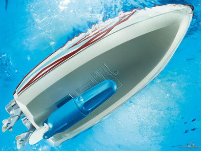 Besonderheiten im Playmobil Paket 9428 ist ein Wasser tauglicher Unterwassermotor enthalten.