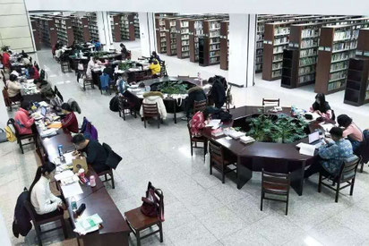 中国語学留学　大連外国語大学　図書館館内