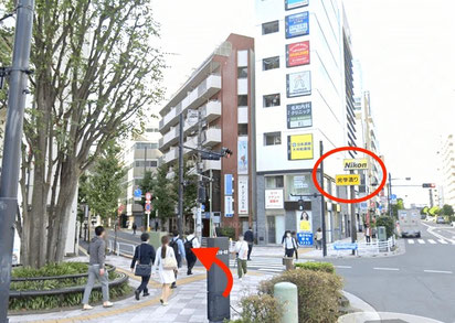 大井町駅前の阪急食品館横の光学通りを通っていきます