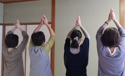肩甲骨を動かしてスッキリ