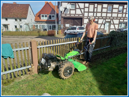 06-04-2024-Angersteiner Kirchgarten-Blühstreifen angelegt von Jörg Färber