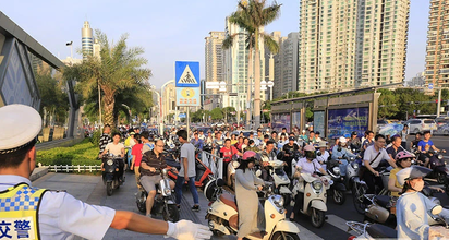 大連市は電動バイクは走っていません。