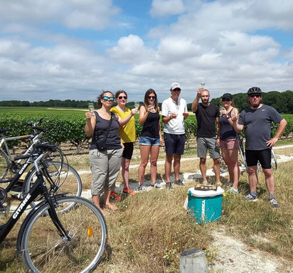 bike-ride-and-wine-tour-wine-tasting-in-Loire-Valley-vineyard-Vouvray-Amboise-Tours-Rendez-Vous-dans-les-Vignes-local-guide-Myriam-Fouasse-Robert-fun-unique-activity