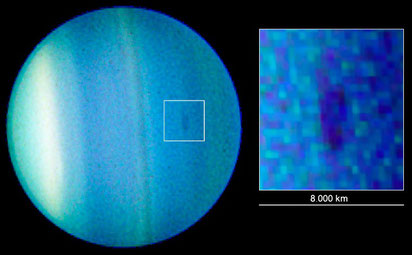 Hubble-Aufnahme von 2006 mit dem ersten dunklen Fleck auf Uranus. © NASA/ESA/L. Sromovsky (Bild wurde leicht verändert)