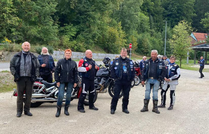 Blue Knights® Germany XIV Mittelfranken, Chapterausfahrt mit Mike Edelweißhütte, LayOut: "Grisu" Peter Dorsch Bayreuth, Kulmbach Bikerfest, Fränkische Schweiz Motorrad, Motorradsternfahrt Kulmbach 2025, Patches: Alfons Ulrich Blue Knights, Blue Knights 14