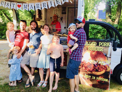 Foodtruck Catering für Hochzeiten und freie Trauungen in Stahnsdorf – Andrea & Locke