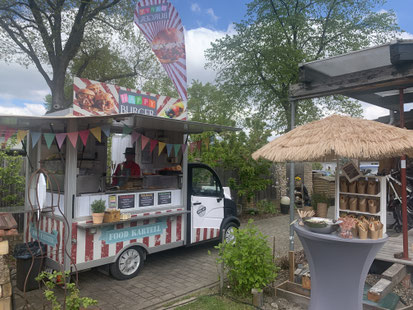 Foodtruck Catering für Firmenfeiern und Sommerfeste in Ludwigsfelde – Andrea & Locke