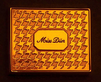 CONCRETE MISS DIOR - IDENTIQUE A LA PHOTO PRECEDENTE