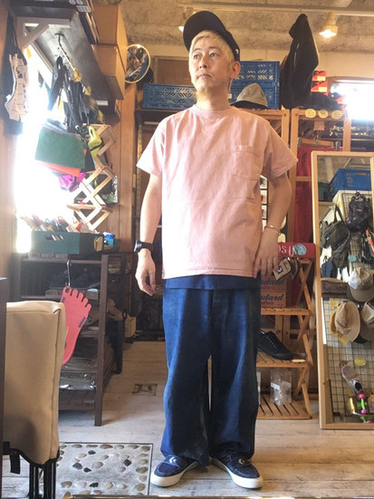 ※172㎝65㎏体型でサイズ「L」着用（GREYSH PINK）