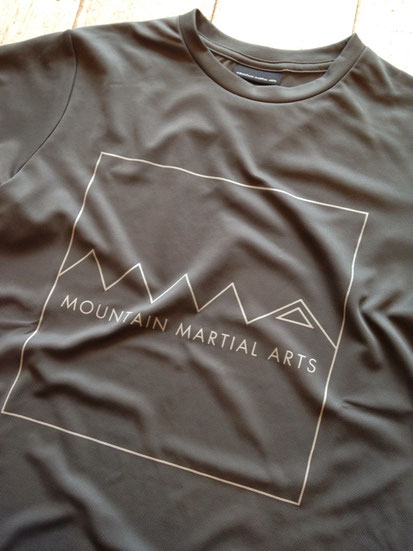MMA LOGO Tee - SKY newtype shop